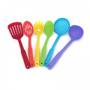 Nuevo diseño de piezas de plástico moldeado de utensilios de cocina.